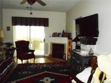 4692 Blue Grass Ln unit 22, Macungie, PA 18062 - photo 5