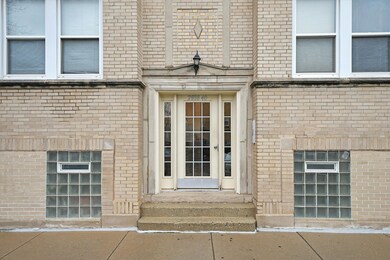 2838 W Glenlake Ave unit 2, Chicago, IL 60659 - photo 2