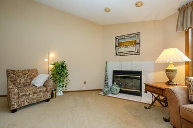 266 Fairway Ct-5