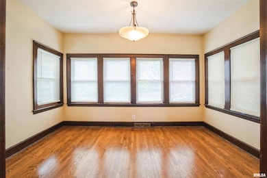 742 7th Ave S, Clinton, IA 52732 - photo 5