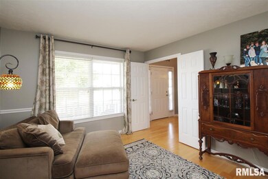 2102 W Miners Dr, Dunlap, IL 61525 - photo 4