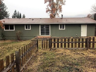 411 Placer St, Rogue River, OR 97537 - photo 3