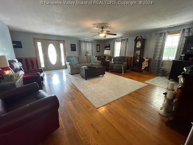 545 Twistabout Rd, Procious, WV 25164 - photo 7