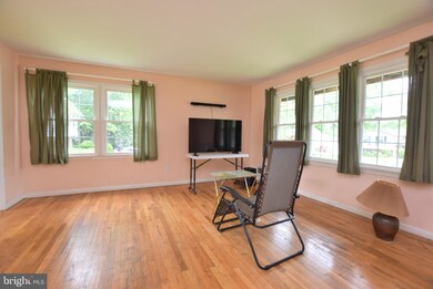 7456 Donset Ct, Manassas, VA 20109 - photo 2
