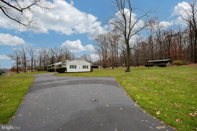 594 Twin County Rd, Honey Brook, PA 19344 - photo 5
