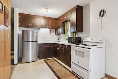 1614 Hillview Rd, Saint Paul, MN 55126 - photo 3