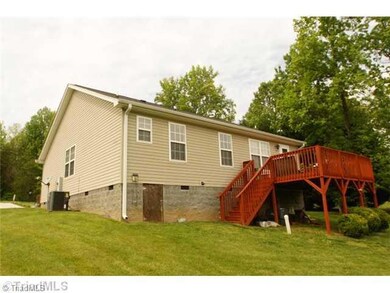 804 E Morehead St, Reidsville, NC 27320 - photo 2