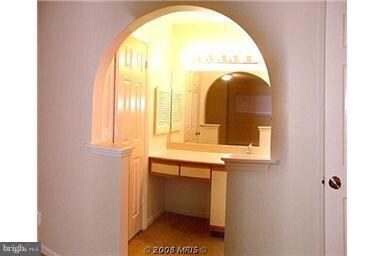 5822 Inman Park Cir unit 120, Rockville, MD 20852 - photo 3