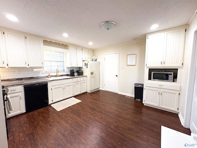 202 Helen St, Rainbow City, AL 35906 - photo 7