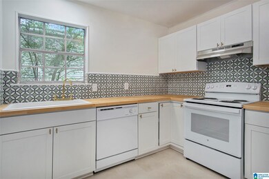 1712 Nancy Ln, Center Point, AL 35215 - photo 7