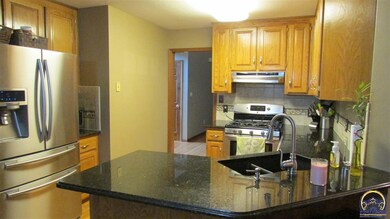 3714 SW Lincolnshire Rd, Topeka, KS 66610 - photo 5