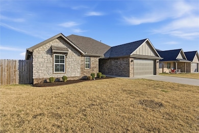 890 Fair Oaks St, Springdale, AR 72762 - photo 3