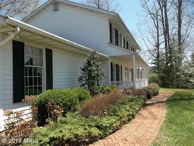 5605 Concord Dr, Sykesville, MD 21784 - photo 2