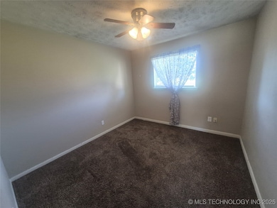 424 N Oklahoma St, Pryor, OK 74361 - photo 6