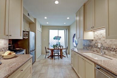 10125 Valley Forge Dr, Houston, TX 77042 - photo 5