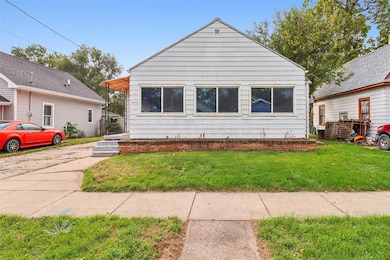 2403 Lyon St, Des Moines, IA 50317 - photo 2