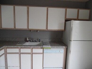 40 Studio Ln, Staten Island, NY 10304 - photo 5