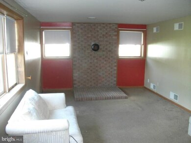 341 Cosell Dr, Chambersburg, PA 17201 - photo 7