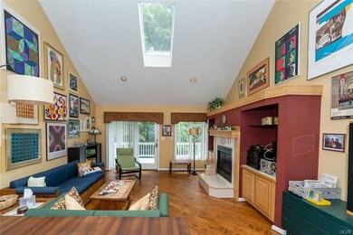 238 Kristin Ln, Allentown, PA 18104 - photo 4