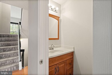 12221 Wye Oak Commons Cir unit 69, Burke, VA 22015 - photo 6