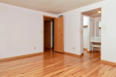 Owner's Bedroom_2