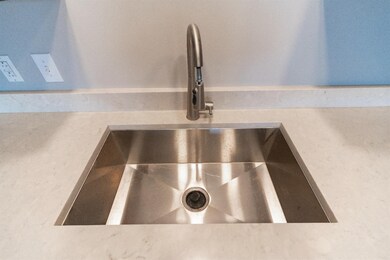 576 E Third St unit 320, Lexington, KY 40508 - photo 4