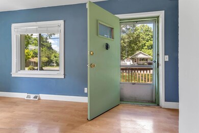 06-100 E Cavanaugh Rd-WindowStill-R