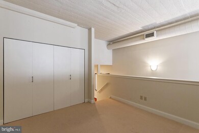 2429 Locust St unit 513, Philadelphia, PA 19103 - photo 5