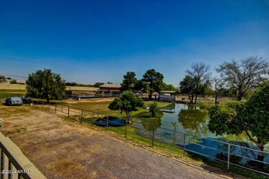 Pasture, Stalls