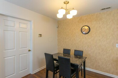 Real Estate Agent Sara Elford - 8302 Gre