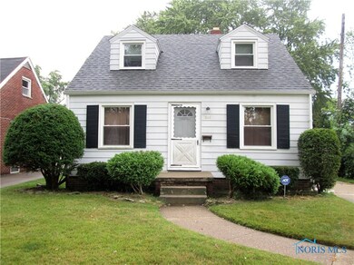 Cute curb appeal.