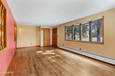 35 Robert St, Pittsfield, MA 01201 - photo 3