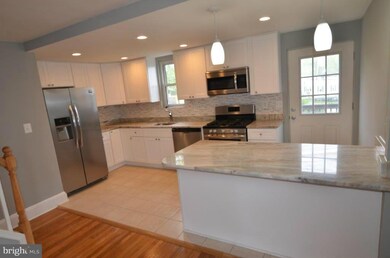 615 Hilltop Rd, Catonsville, MD 21228 - photo 3