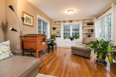 008-Living_Room-3946990-medium