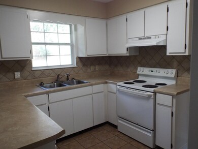 1215 Sunshine Dr, Crestview, FL 32539 - photo 7