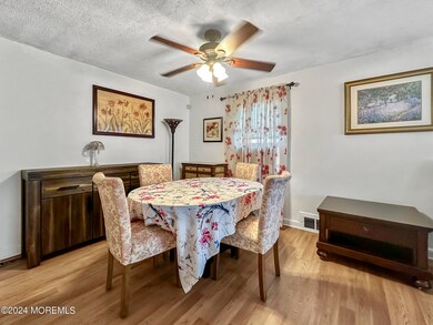 64 Macarthur Dr, Edison, NJ 08837 - photo 7