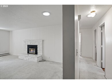 2390 17th St, Florence, OR 97439 - photo 6