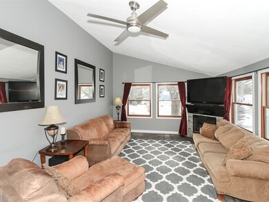 422 Tulsa Ave, Carpentersville, IL 60110 - photo 3