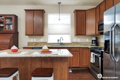 KITCHEN W/LARGE PANTRY