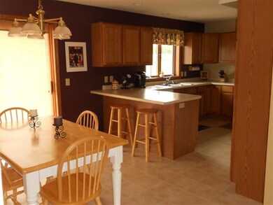 1190 S Perry Pkwy, Oregon, WI 53575 - photo 6