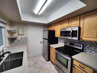 6214 Dewdrop Way unit 621, Temple Terrace, FL 33617 - photo 7