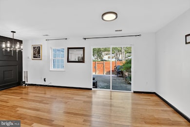 7706 Swan Terrace, Hyattsville, MD 20785 - photo 5