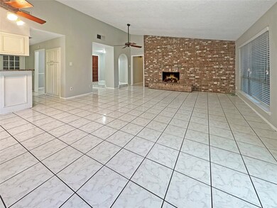 16907 Blackhawk Blvd, Friendswood, TX 77546 - photo 6