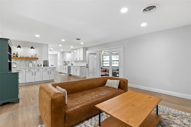 8609 Timber Dr, North Richland Hills, TX 76182 - photo 4