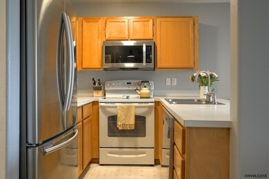 Newer fridge, dishwasher and range hood
