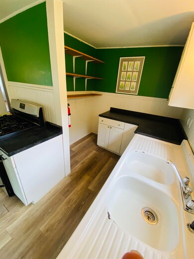 31 Williams St, Bellows Falls, VT 05101 - photo 7