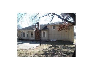 408 N Adams St, Raymore, MO 64083 - photo 2