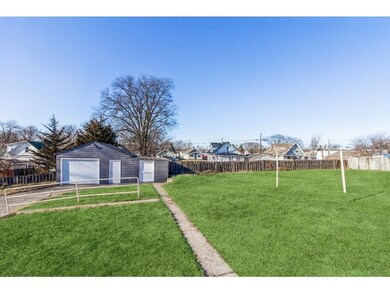 912 E 25th Ct, Des Moines, IA 50317 - photo 2