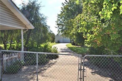 16 Cardinal Ln, Shawnee, OK 74804 - photo 4