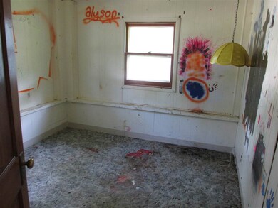 1825 Rainbow Dr, Cedar Falls, IA 50613 - photo 2